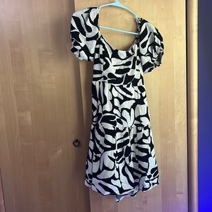 Black and white patterned dress